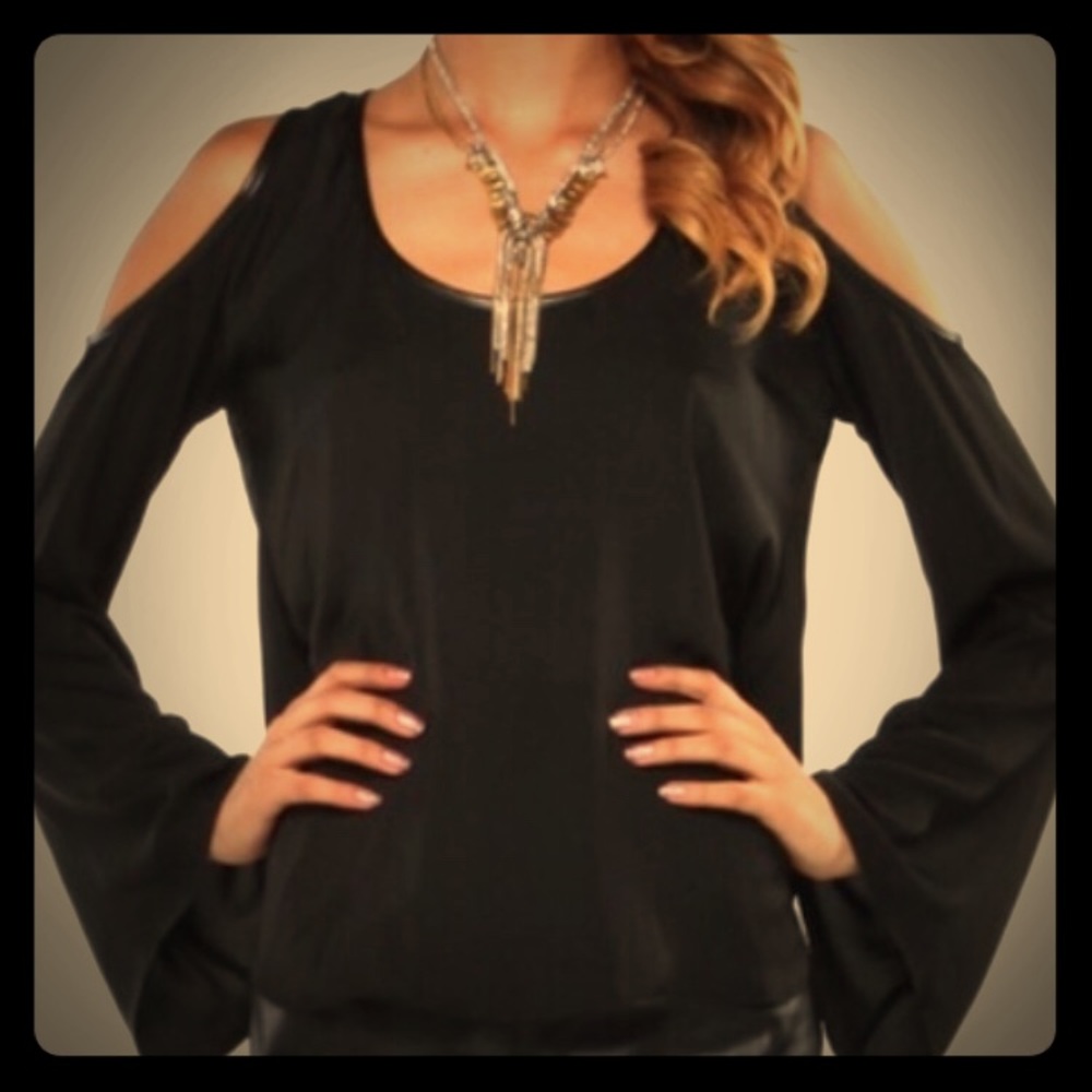 Lovers and friends cold shoulder cut out top